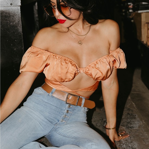 Orange cutout crop top - Picture 7 of 9